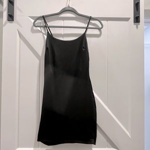 3/$20 Black silk dress 🌺